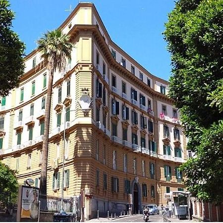 Parco Margherita 3 Napoli Bagian luar foto