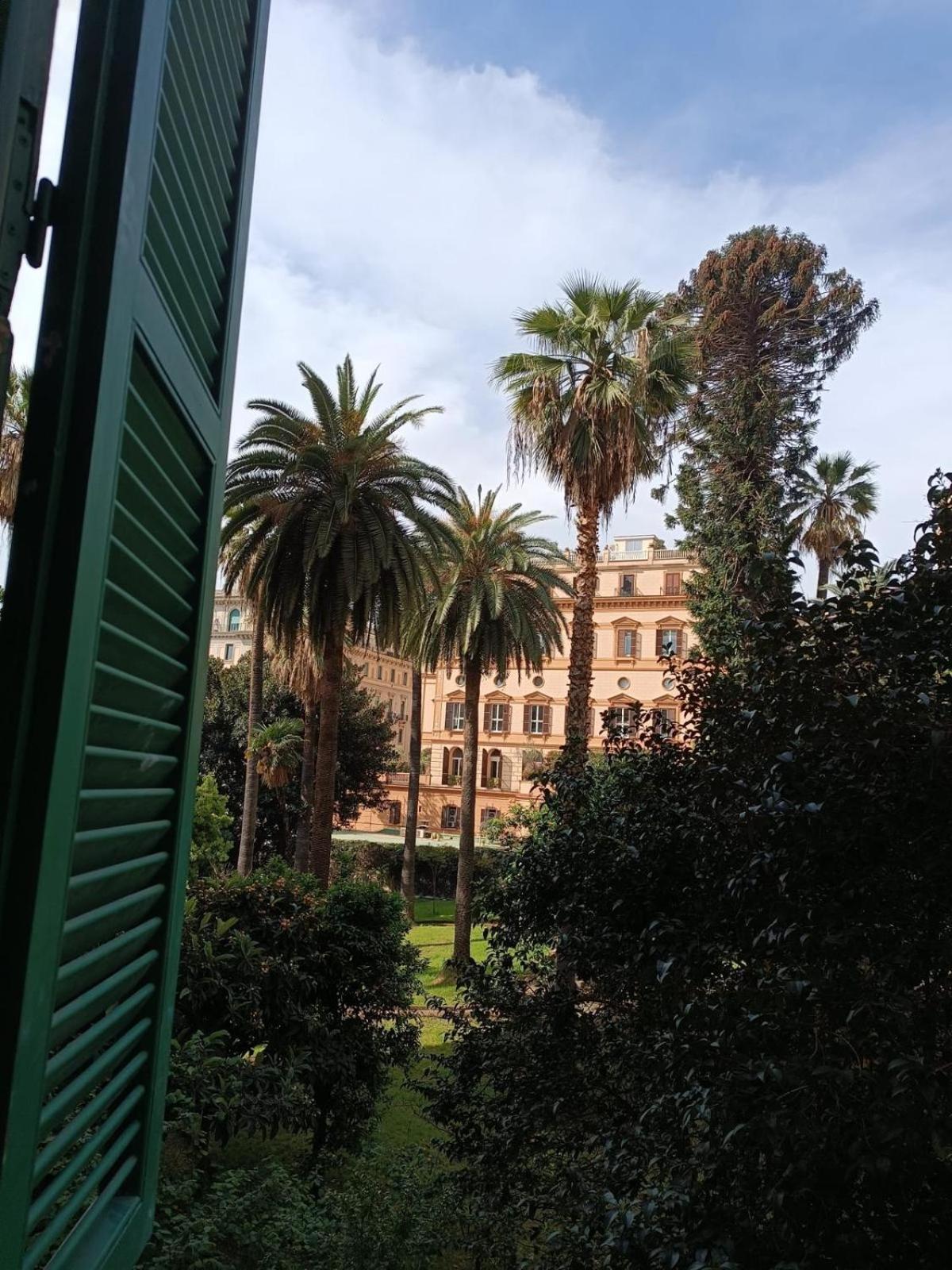 Parco Margherita 3 Napoli Bagian luar foto